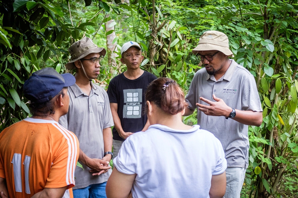 Our team exchanging with Indonesian vanilla farmers